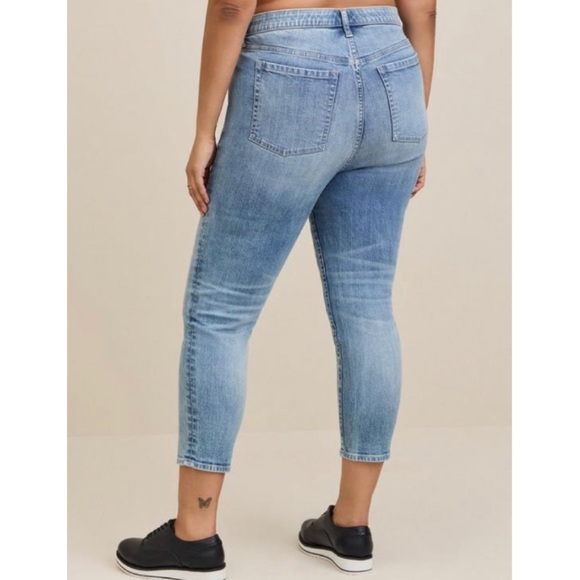 🆕 Mom Straight Vintage Stretch High Rise Blue Denim Jean 18 T NWT Torrid New - Picture 2 of 4